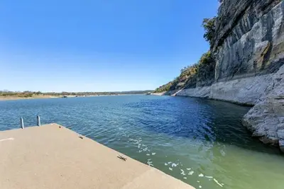 Image de Oasis privée au bord du lac sur le lac Travis avec vue!
