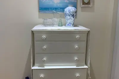 Image de 2 chambres / 1 salle de bain Glendale Retreat! Balconey!