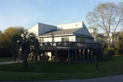 Image de Holiday Deals! Sleeps 5 2br 2Bath Walk to beach!