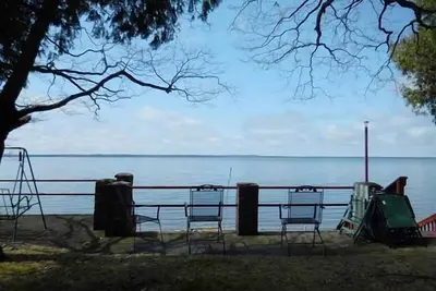 Image de Oak Bluff Cottage (Indian Lake) Manistique, Mi: 4 couchages, quai privé, Wi-Fi
