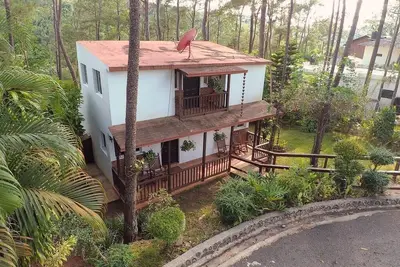 Image de Preciosa villa en las montas