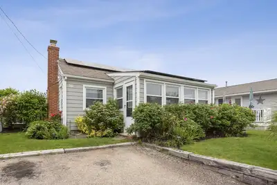 Image de Charmant Cottage 2 chambres à quelques pas de la plage de Scarborough