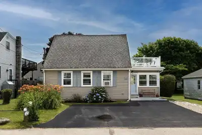 Image de À quelques pas de la plage d'État de Scarborough et offre une vue sur l'océan