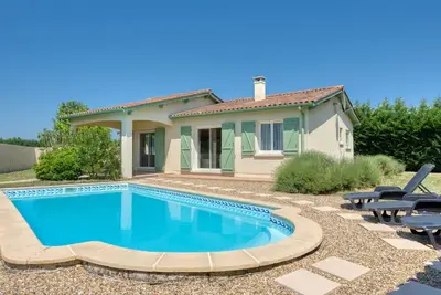 Image de Belle maison de vacances privée avec Wifi, piscine privée, Tv, terrasse, animaux admis et parking