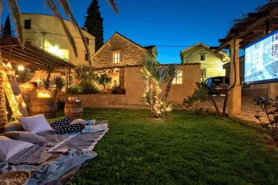 Image de Elegant Central Split House | Villa Janski Central | Free Electric Car Hire Included | 2 Bedrooms | Cave Pool - Great Garden Area