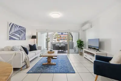 Image de Appartement 2 Chambres Dans Le Centre-Ville Avec Parking, Balcons