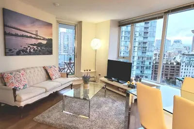 Vue Impressionnante / UNITÉ De 3 Lits Super Propre + Parking gratuit
