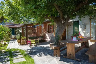 Image de Joli appartement pour 4 personnes avec Wifi, piscine, climatisation, bain à remous, Tv et patio