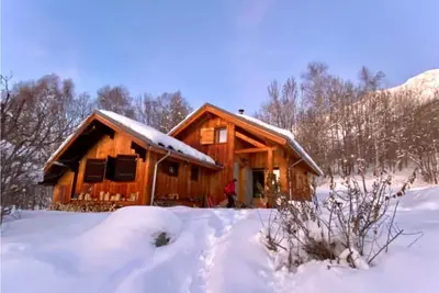 Image de Grand chalet familial, 20 mn station de Sfl, 300 m ski de fond, rando, raquettes