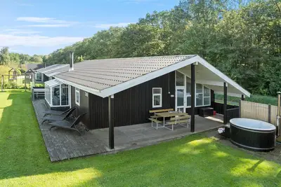 Image de Belle maison à Juelsminde avec sauna