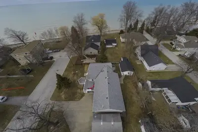 Image de Brights Grove Lake View Cottage