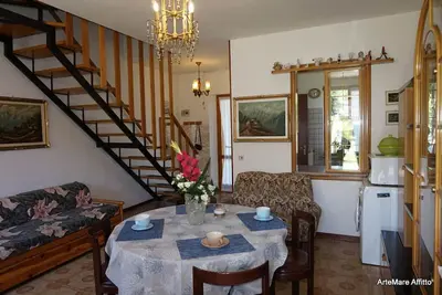 Image de Giardino - villa in residence with swimming pool