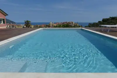 Image de Appartement avec terrasse, piscine vue  mer  grand jardin - park+ Wifi gratuits