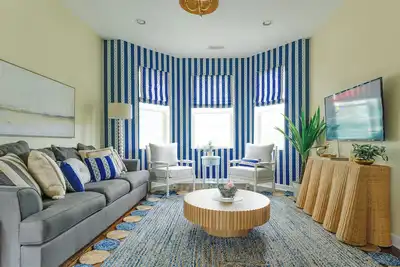 Image de ❤️ Appartement lumineux pour les grands groupes! Parking gratuit!