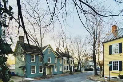 Image de Maison historique confortable et élégante à Kingston Stockade