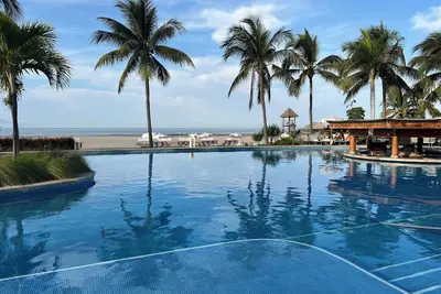 Image de Superbe 2 chambres / 2. Villa Grand Luxxe avec 5 Salles de Bains et Piscines - Accès à la Plage de l'Océan