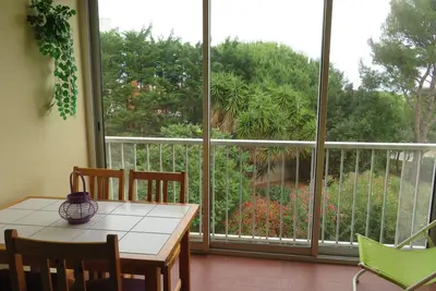 Image de Studio cabine à Sète avec terrasse, parking et proche plage