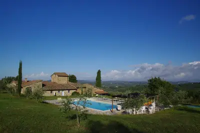 Image de Appartement 2 chambres dans domaine agricole avec piscine