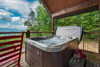 Image de Wears Valley, Cabine Nouvellement Mise À Jour ISOLÉE Avec Vues! Hot Tub, PRIVÉ