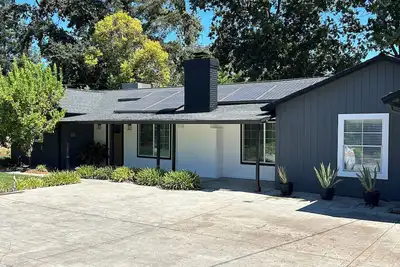 Image de Walnut Creek  3 bedrooms - 2 Full Bathrooms.