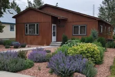 Image de À quelques pas du centre-ville de Cody - Nouveau sur le marché de la location de vacances