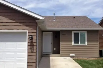 Image de Maison de ville dans la ville de Cody!