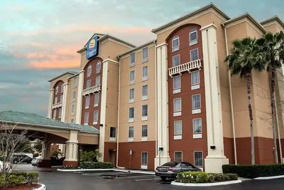 Image de Affordability Meets Comfort! 2 Units w/ Breakfast! Pool, Parking, Shuttle