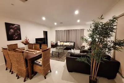 Image de Nouvelle maison immaculée de 4 chambres - Escapade ultime