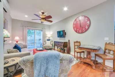 Image de Nouveau! Maison du centre-ville avec yard 0. 4 Mi au lac Michigan