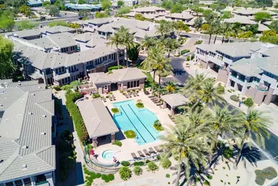 Image de * Nouveau * Lux Scottsdale Condo situé dans le district de Kierland avec piscine, bain à remous et salle de sport
