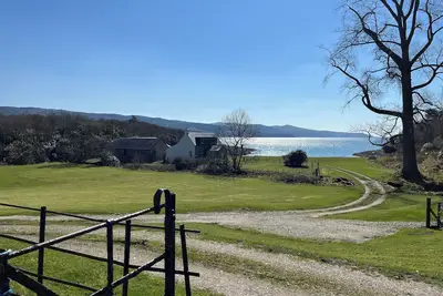 Image de Ellary Cottage - Escape confortable et romantique au bord de l'eau, pour 2 à 4 personnes