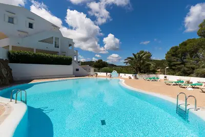 Image de Appartement \"Enzo\" récemment rénové avec Wi-Fi, terrasse et piscine