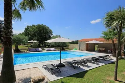 Image de Gîte Vermeille piscine partagée & terrasse privée