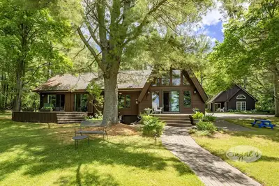 Image de Avondale - Lake Joe Central 4beds + loft! 3 salles de bain. Chalet + cabine rénovée!