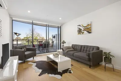 Image de luxe & confort, proche de tous avec parking Bundoora