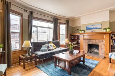 Image de Appartement spacieux incl. Parking près des plages, des sentiers, du pont Gg et du parc Gg