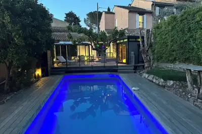 Image de Maison de vacances au calme, piscine et spa privés