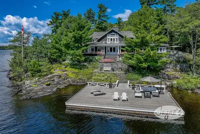 Image de Île privée du lac Muskoka! 13 chambres! 6 plages! Gym! Court de tennis!