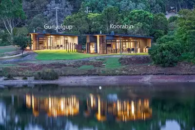 Image de Artisan Koorabin Lakeside Luxe Retreat next to Spa