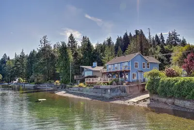Image de Hood Canal waterfront five bedrooms hottub watercrafts boat launch Olympic view