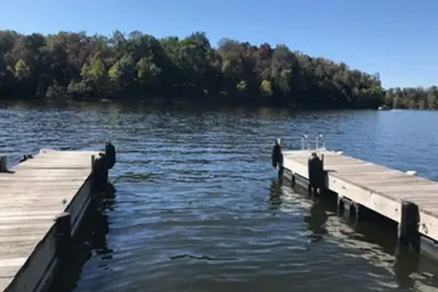 Image de Spectacular lake view! Cozy updated lake front house, with kayaks, Pet Friendly!
