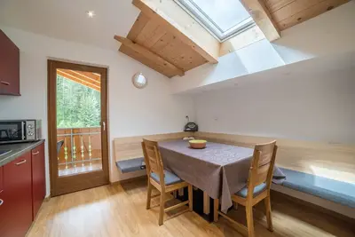 Image de Appartement de vacances \"Boznermüllerhof-Sonnenblume\" avec balcon et vue sur la nature