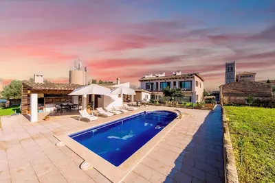 Floor with spectacular views, very bright, pool, Bbq, private solarium.