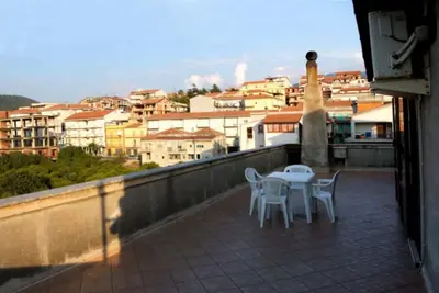 Image de belle maison avec terrasse panoramique en Sicile 4 Km de Capo d'Orlando