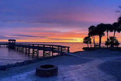 Image de Riverfront directement en face du site de lancement de Cap Canaveral