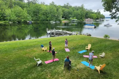 Image de Maison toute l'année avec plage privée. Belle pelouse et soleil toute la journée