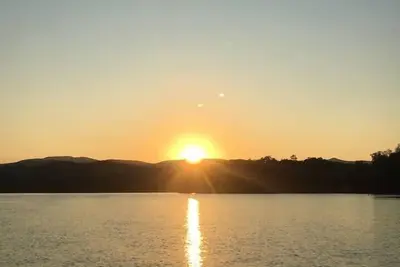 Image de Creekside Cabin sur le magnifique lac Burton