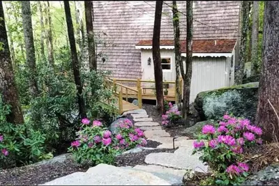 Image de Charming A-frame cottage✨Boone & Blowing Rock✨Bold Creek✨Huge Deck✨Hound Ears