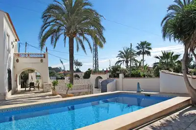 Image de Belle maison de vacances privée avec Wifi, piscine privée, Tv, terrasse, animaux admis, parking