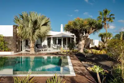 Image de Une maison individuelle avec de belles vues sur la mer, endroit très calme
